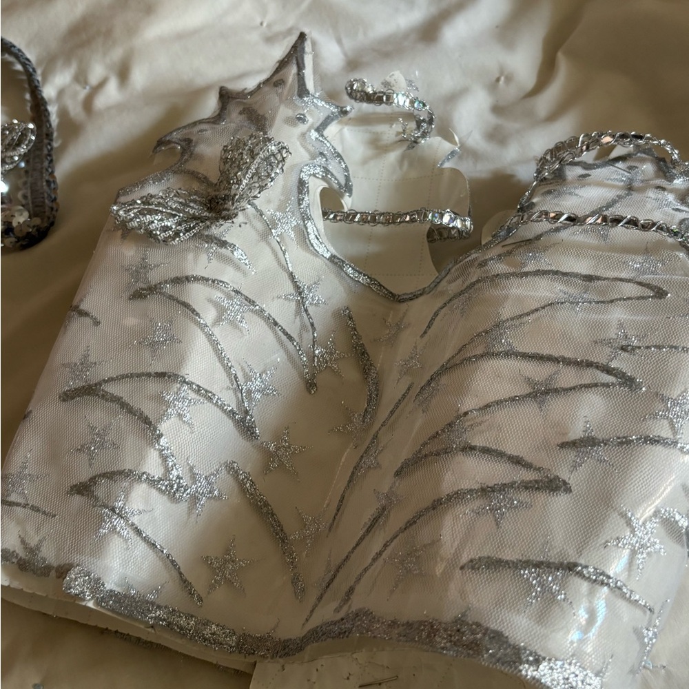 Wizard of Oz, Glenda the Good Witch Costume - Picture 7 of 11